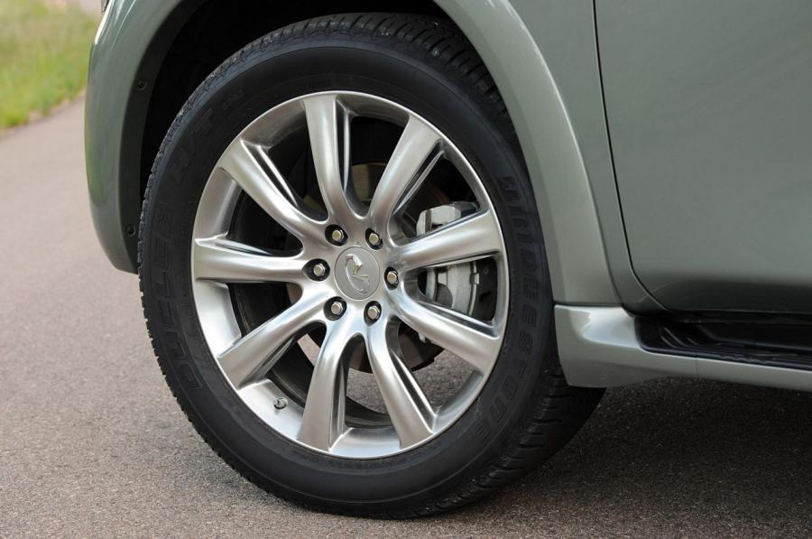  Infiniti QX56 2012 года  (фото 57 из 64)